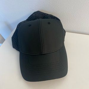 Express mesh ball cap